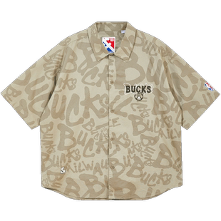 杰克琼斯NBA联名雄鹿队春夏翻领印花开叉上衣短袖衬衫男款男装