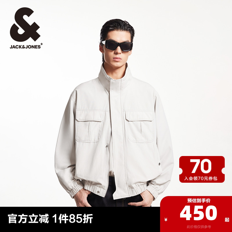 安全内兜；背后领口立体金属装饰