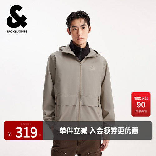 略宽松版型；可调节抽绳连帽；拉链门襟
