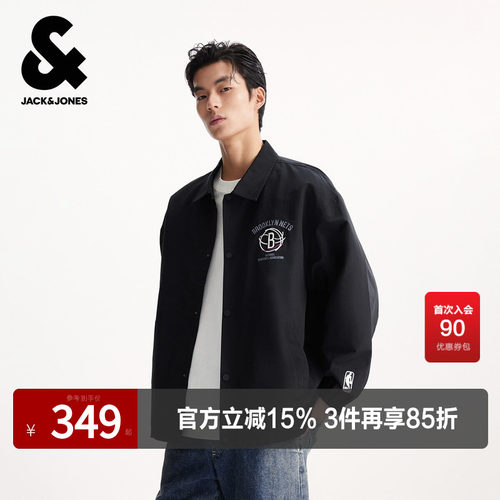 宽松版型 翻领 按扣门襟  后身贴布刺绣