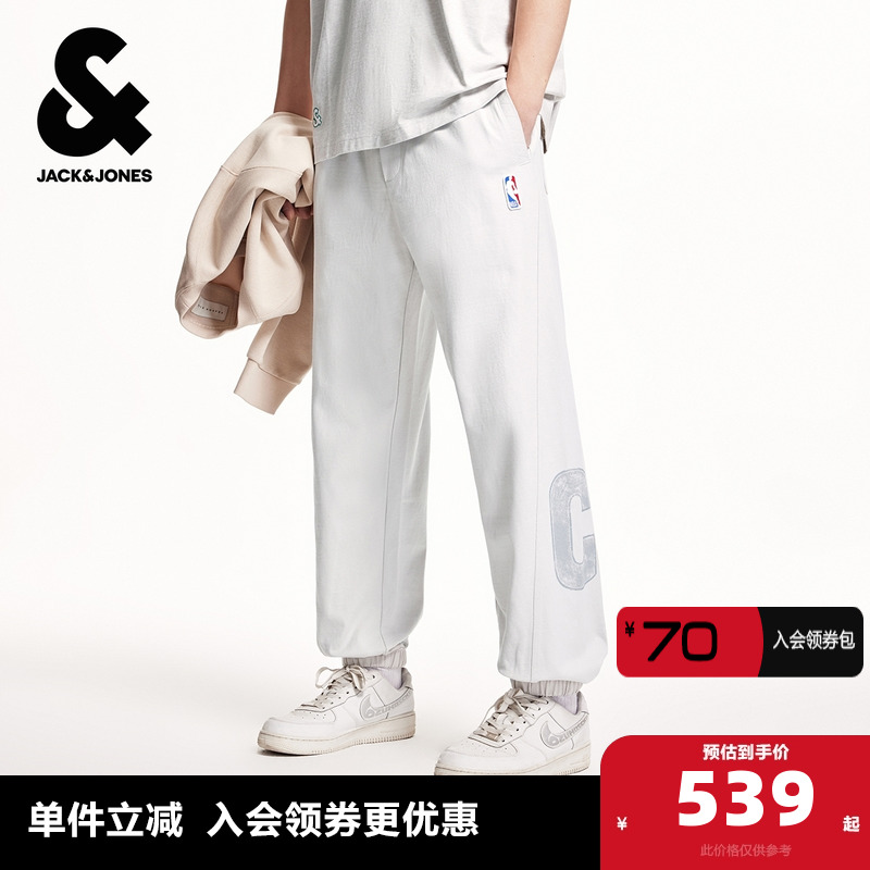 宽松束脚裤；松紧抽绳；NBA LOGO MAN刺绣