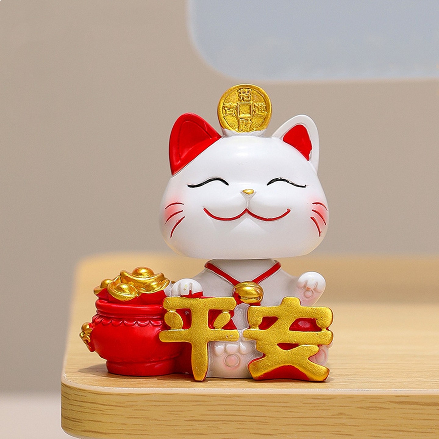 可爱招财猫摆件创意卡通小猫办公桌面工位装饰旺财吉祥物解压礼品