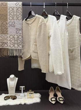 样板间衣帽间软装饰品小香风衣服女士衣柜卧室洋装项炼摆件组合