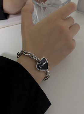 黑色复古欧美风百搭配饰爱心手链