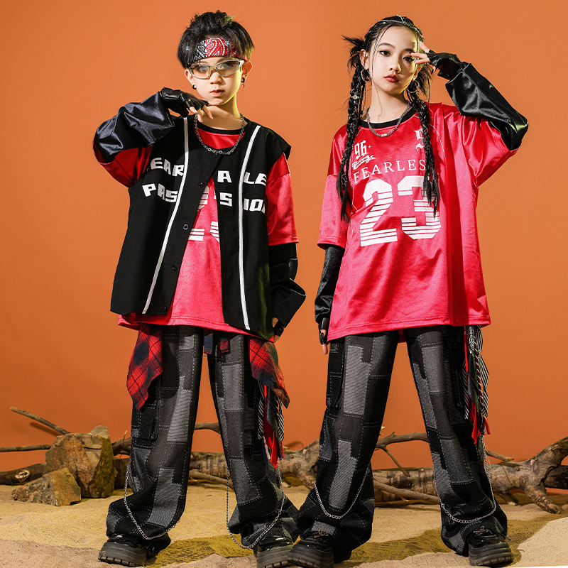 少儿街舞服装嘻哈潮服男孩牛仔裤马甲套装女孩酷帅潮装元旦演出服