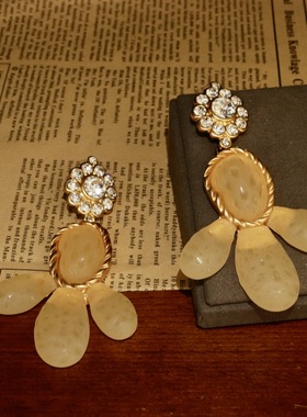 精致简约镶嵌水钻果冻水滴形橙黄色耳针夸张气质复古款银针耳饰