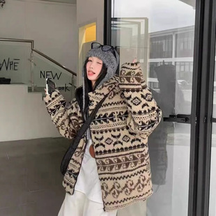 2025秋冬新款费尔岛羊羔毛外套女美式复古拼接腰果花宽松加厚上衣