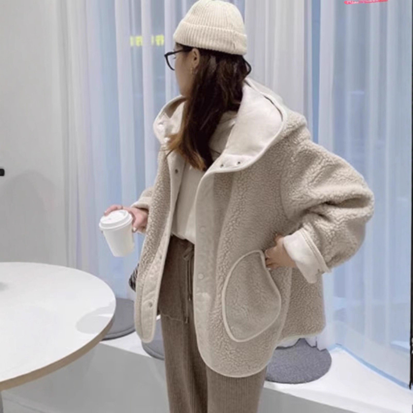 加厚羊羔毛连帽短外套高级感女士装2025年新款秋冬季爆款风衣上衣