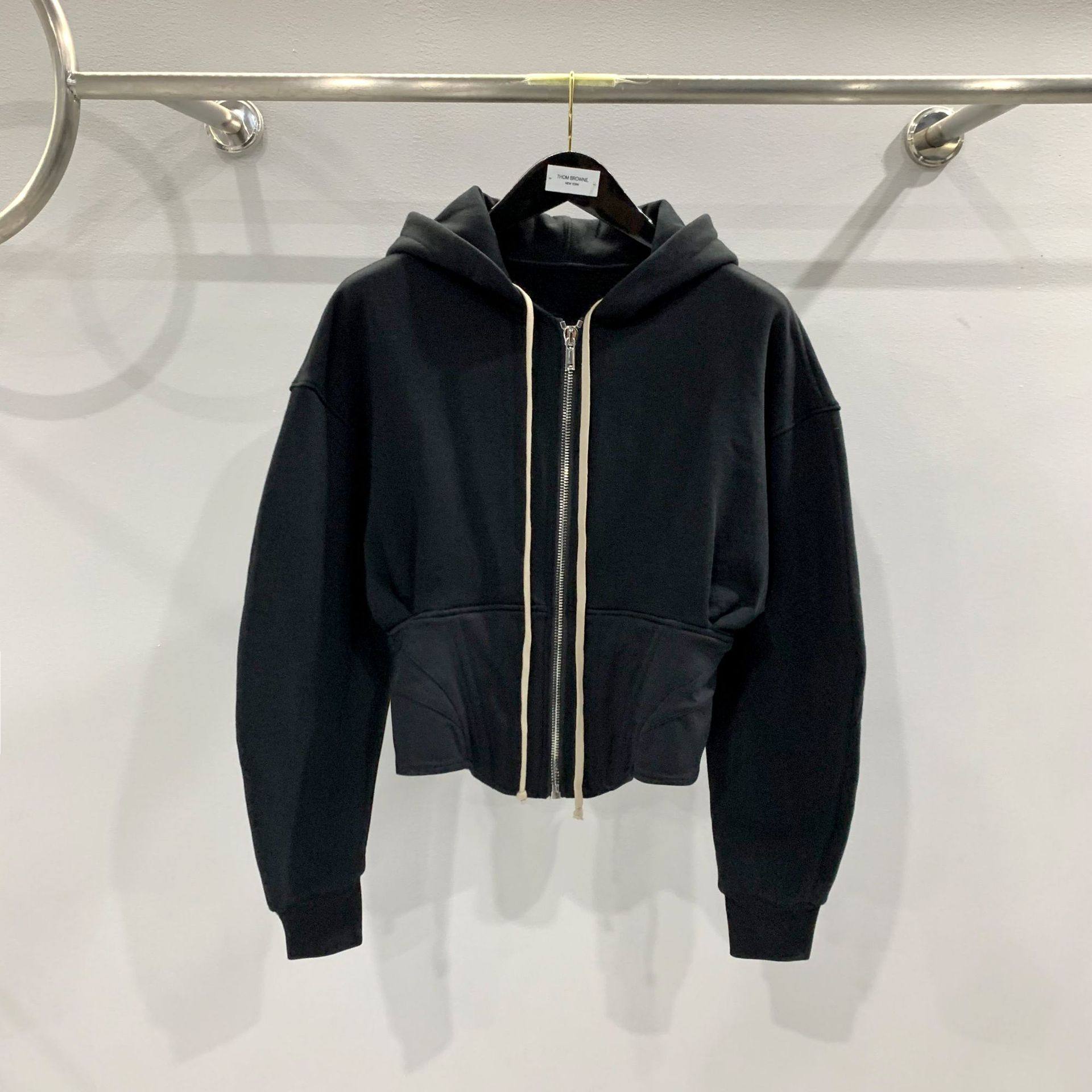 SUBHUMAN女款丨暗黑个性设计束腰修身连帽短款卫衣外套拉链针织衫