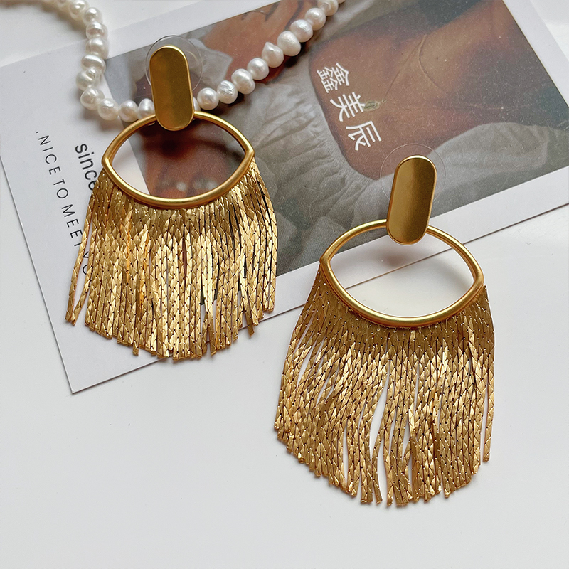 欧美复古高级感金色流苏耳环