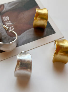 松本惠奈同款c型宽面耳环不规则镀金轻奢高级感做旧耳饰耳钉耳夹