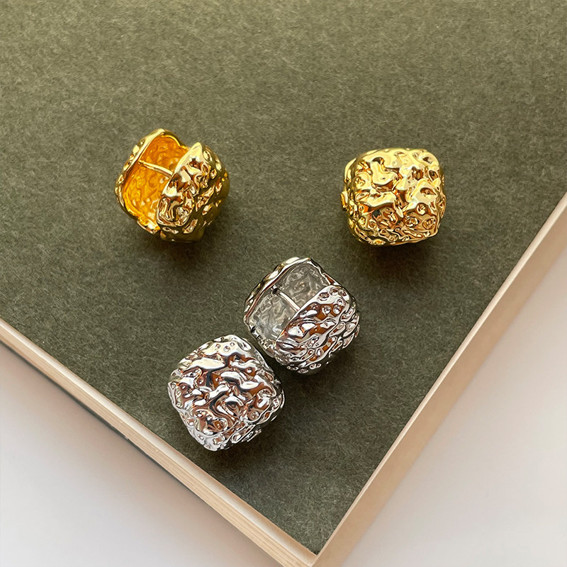 法式金属熔岩方块耳环黄铜镀18k金小众设计百搭中古简约耳扣耳饰