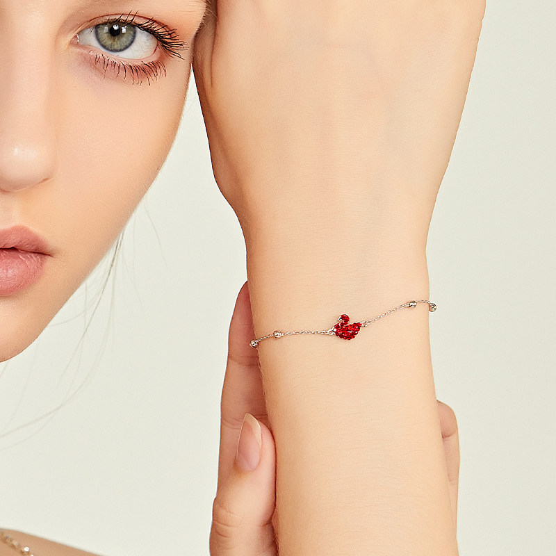 S925纯银小天鹅手链女chic时尚女韩版简约森系闺蜜网红潮生日礼物