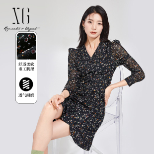 A字裙女装 镂空蕾丝长袖 新款 XG雪歌碎花V领高腰显瘦连衣裙2024秋季