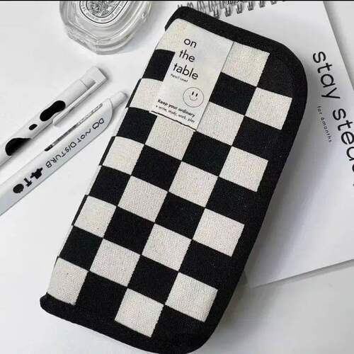 20cmInsBlackdWhiteC