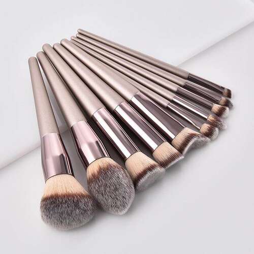 HotChampagneMakeuBrus
