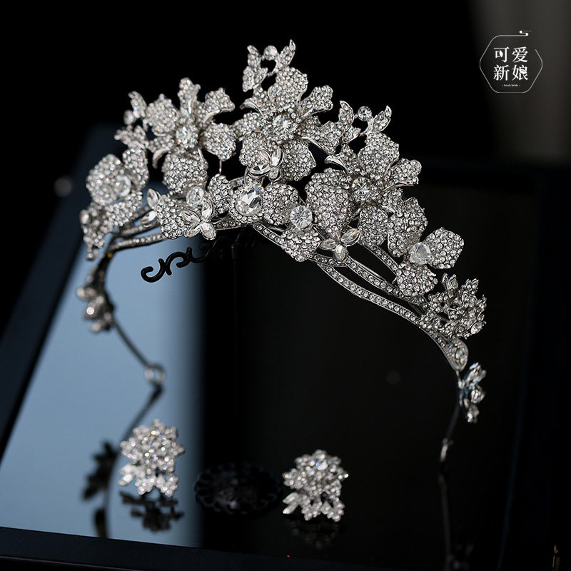 高级感新娘头饰重工皇冠奢华精致闪钻花朵公主造型主婚纱百搭头饰