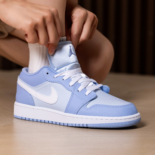 【自营】Nike休闲鞋大童鞋新款女鞋AIR JORDAN 1板鞋