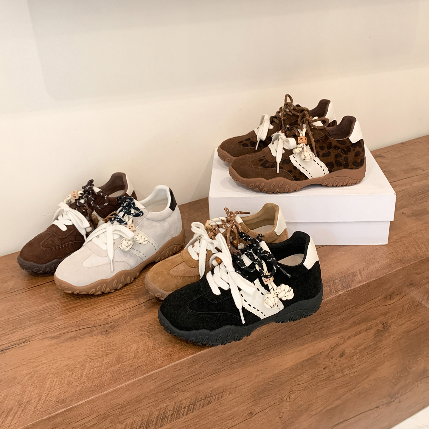 一三良品小个子内增高8cm~鸳鸯鞋带厚底绒面运动百搭休闲德训鞋女