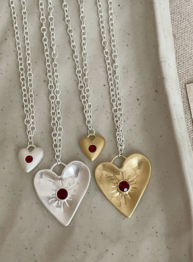 冷淡风哑光爱心镶嵌红石吊坠项链女高级感简约个性时尚颈链锁骨链