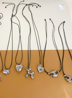 秋冬豹纹爱心吊坠长项链女高级感