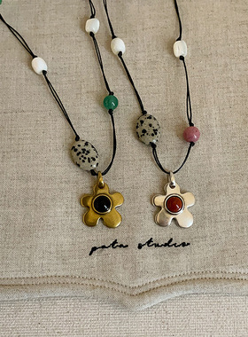 复古高级感天然石斑点石花朵项链