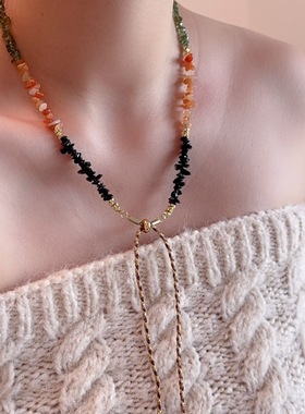 一款多戴天然彩色水晶碎石串珠项链女个性度假风锁骨链颈链毛衣链