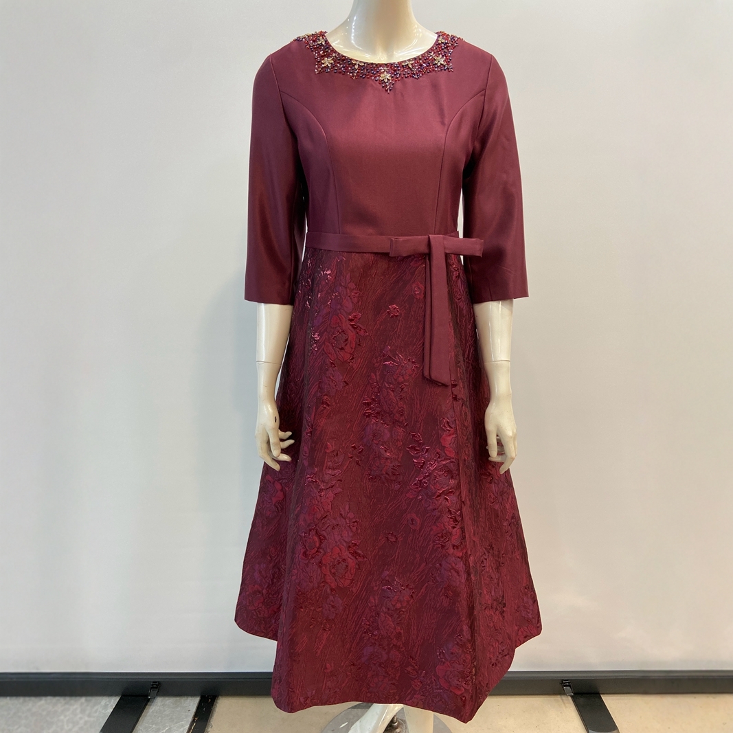 高端喜妈妈品牌结婚礼服重工刺绣高级感珠花圆领系腰带连衣裙春夏