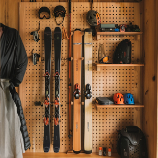 木工小舅 雪具滑雪板收纳洞洞板装备墙 滑雪配件挂架展示放置架