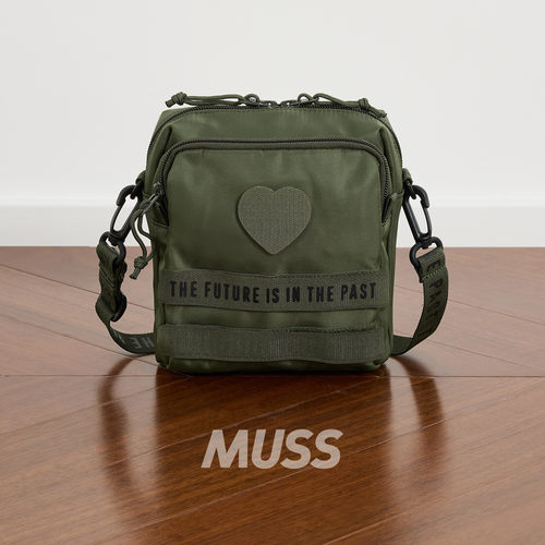 现货 HUMAN MADE MILITARY POUCH 爱心字母军事复古工装单肩包