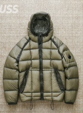 现货 C.P. COMPANY OUTERWEAR DD SHELL防撕裂轻质保暖连帽羽绒服