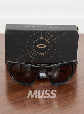 OAKLEY欧克利机能户外运动太阳镜