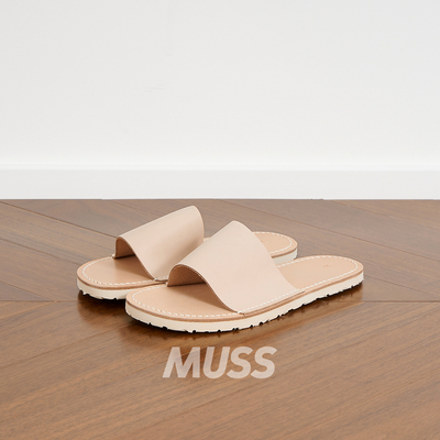 HENDERSCHEME日产植鞣牛皮拖鞋