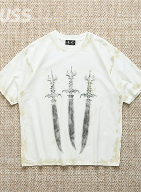 现货 THUG CLUB SANTORYU MASTER TEE 做旧污渍宝剑图案T恤 25SS