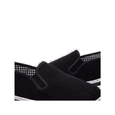 布鞋轻便舒适，防滑耐磨，