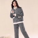 女士睡衣秋冬洋气珊瑚绒保暖加厚套装 拉链条纹法兰绒可外穿家居服