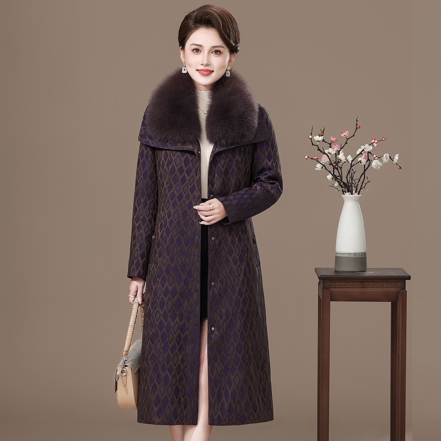 2025新款妈妈中长款羽绒服