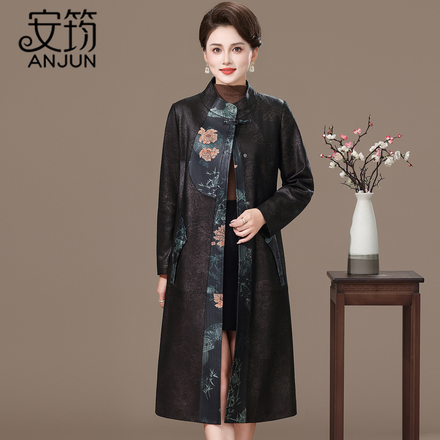 妈妈真皮皮衣女2026秋冬新款时尚高端中老年妈妈装长款印花羊皮衣