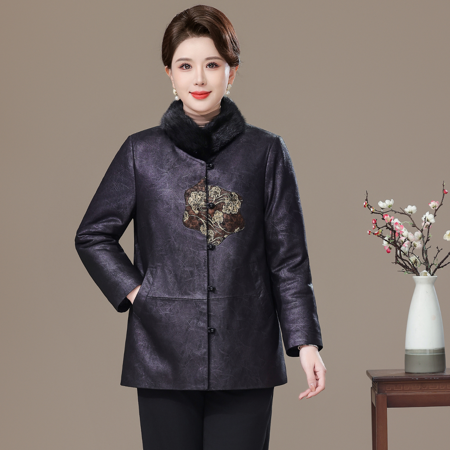 高端真皮羽绒外套女2025冬新款水貂毛领短款海宁真皮皮衣老年风衣,女装/女士精品,皮衣,淘宝优惠券,粉丝福利购,淘宝优惠卷