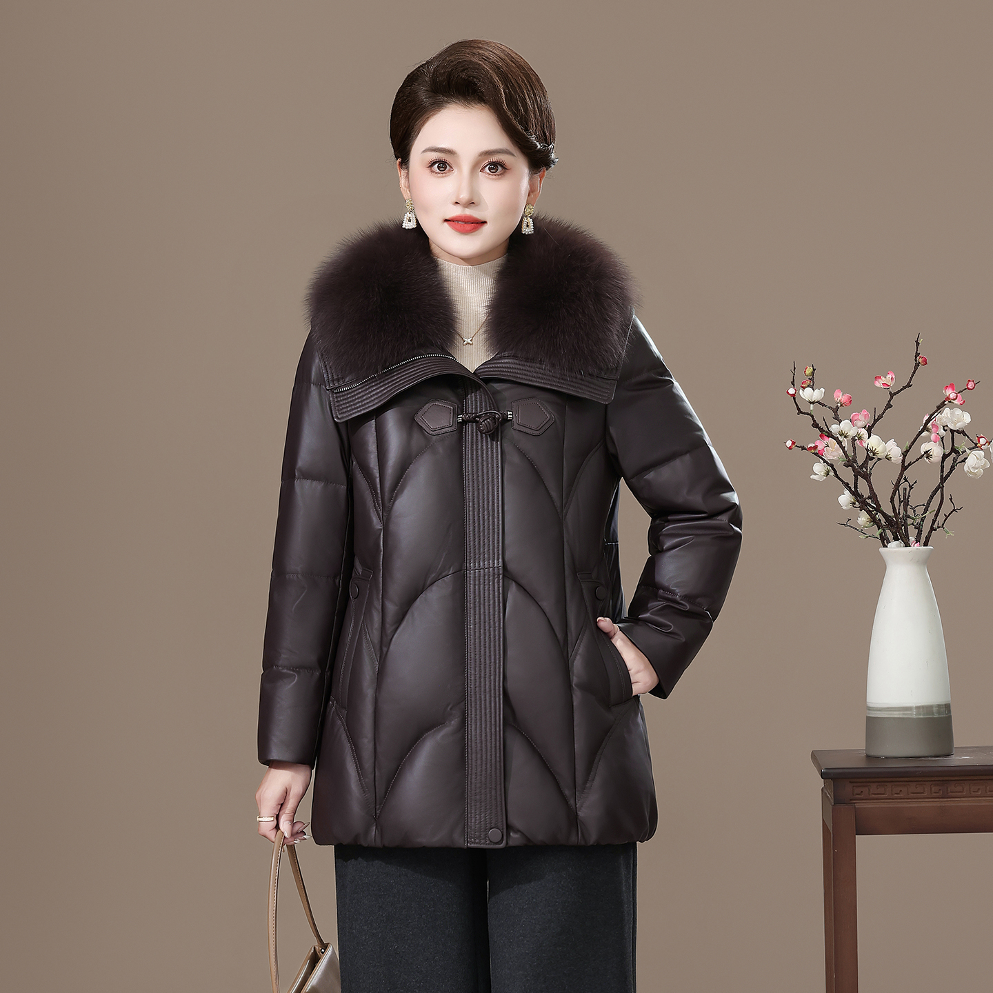 2025冬季宽松绵羊皮衣外套羽绒服