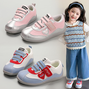 2026年新款儿童魔术贴德训鞋女童厚底休闲运动鞋拼色平底低帮板鞋