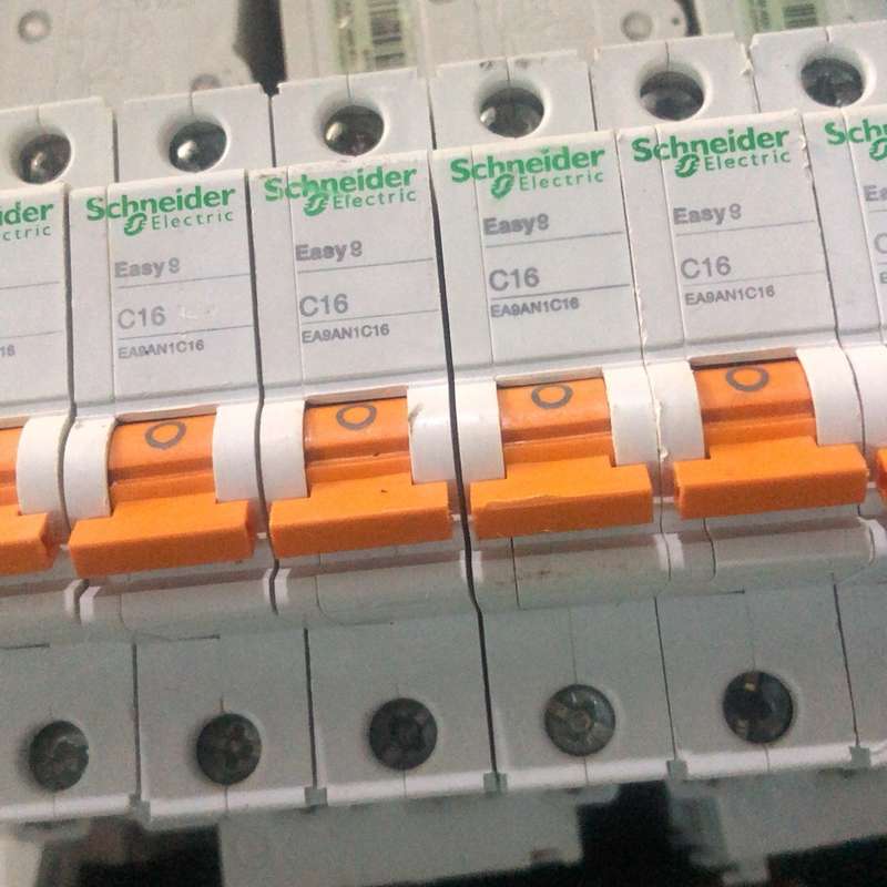 咨询~施耐德Easy9 系列1Ｐ微型家用空开断路器