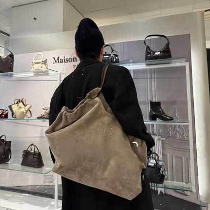 欧洲站小众设计麂皮绒真皮女包时尚大容量单肩腋下磨砂牛皮购物袋