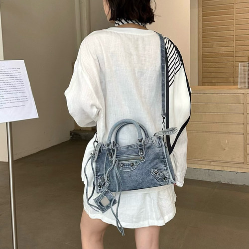 欧洲站B家水洗牛仔布Le City铆钉机车包休闲百搭手提包单肩托特包