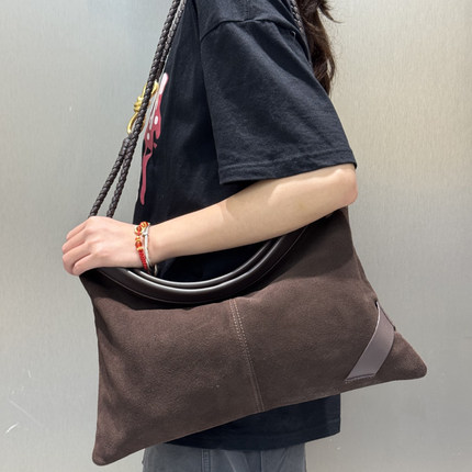 B家复古头层麂皮绒牛皮真皮女包欧洲站单肩腋下磨砂皮邮差流浪包