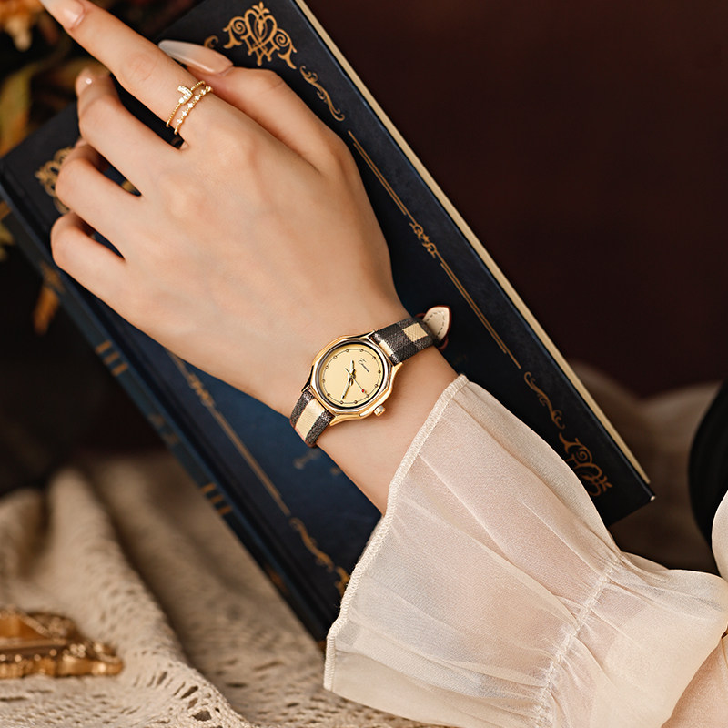 手表女款名牌正品轻奢小众设计ins学生高级感英国复古风女士手表