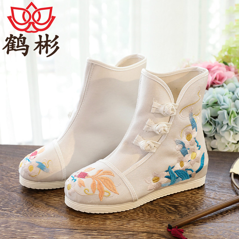 鹤彬汉服靴子女古风靴配汉服的鞋古装增高民族绣花短靴老北京布靴