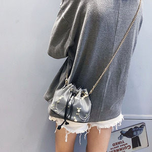 复古风刺绣链条水桶包