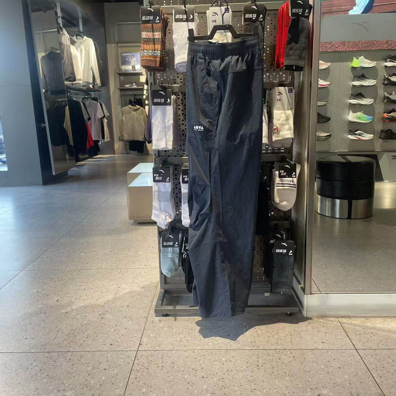 安踏冰丝伞兵裤男2026夏季新款时尚宽松阔腿休闲长裤172628507