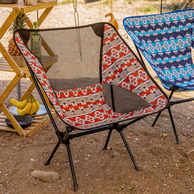 户外露营折叠椅便携式靠背沙滩休闲月亮椅垂钓烧烤自驾凳子写生椅